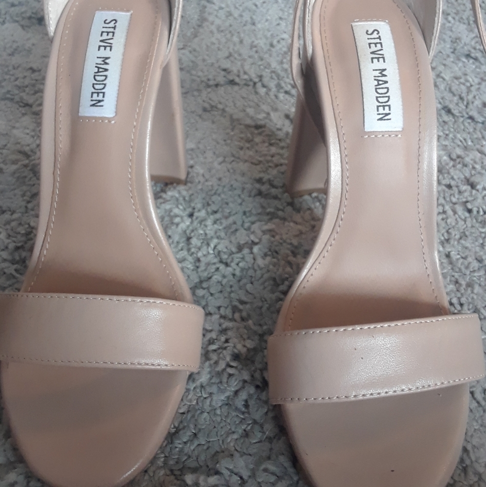 Steve Madden Nude Heels